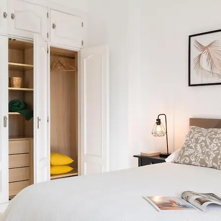 Leones Home, Parking Y Vistas Al Rio Apartment Seville